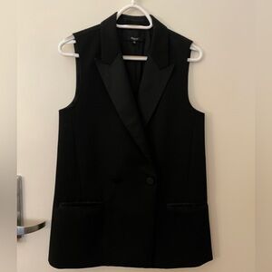 Used. Black women’s sleeveless Madewell Blazer